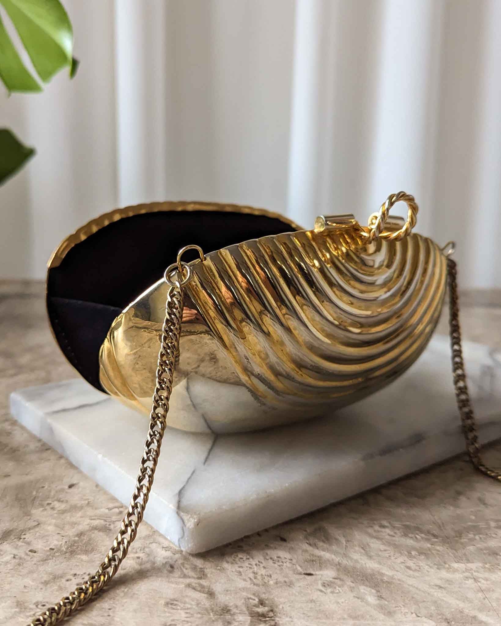 Vintage Gold Metal Box Purse Top Handle Handbag | Top handle handbags, Vintage  purses, Purses